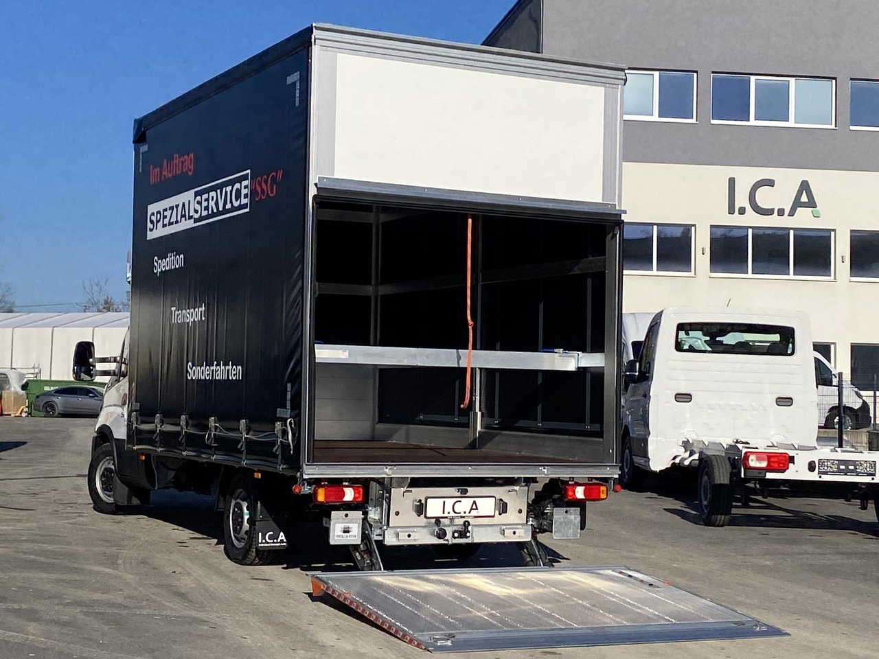 Furgoneta con lona nuevo IVECO DAILY 35S18HP D30C | PRITSCHE PLANE + SCHLAFKABINE + LADERAMPE: foto 18 Furgoneta con lona nuevo IVECO DAILY 35S18HP D30C | PRITSCHE PLANE + SCHLAFKABINE + LADERAMPE: foto 18