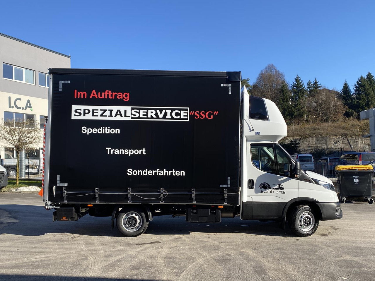 Furgoneta con lona nuevo IVECO DAILY 35S18HP D30C | PRITSCHE PLANE + SCHLAFKABINE + LADERAMPE: foto 32 Furgoneta con lona nuevo IVECO DAILY 35S18HP D30C | PRITSCHE PLANE + SCHLAFKABINE + LADERAMPE: foto 32