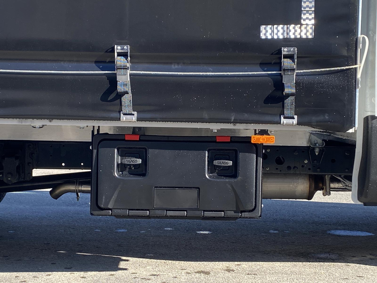 Furgoneta con lona nuevo IVECO DAILY 35S18HP D30C | PRITSCHE PLANE + SCHLAFKABINE + LADERAMPE: foto 27 Furgoneta con lona nuevo IVECO DAILY 35S18HP D30C | PRITSCHE PLANE + SCHLAFKABINE + LADERAMPE: foto 27