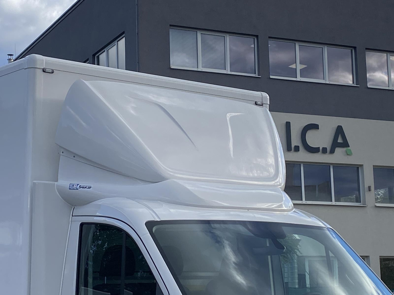 MAN TGE 3.180 RS4490 1+2, 180PS, 2.0L | ALU-BOX 4200mm + LADERAMPE - Furgoneta caja cerrada: foto 4 MAN TGE 3.180 RS4490 1+2, 180PS, 2.0L | ALU-BOX 4200mm + LADERAMPE - Furgoneta caja cerrada: foto 4