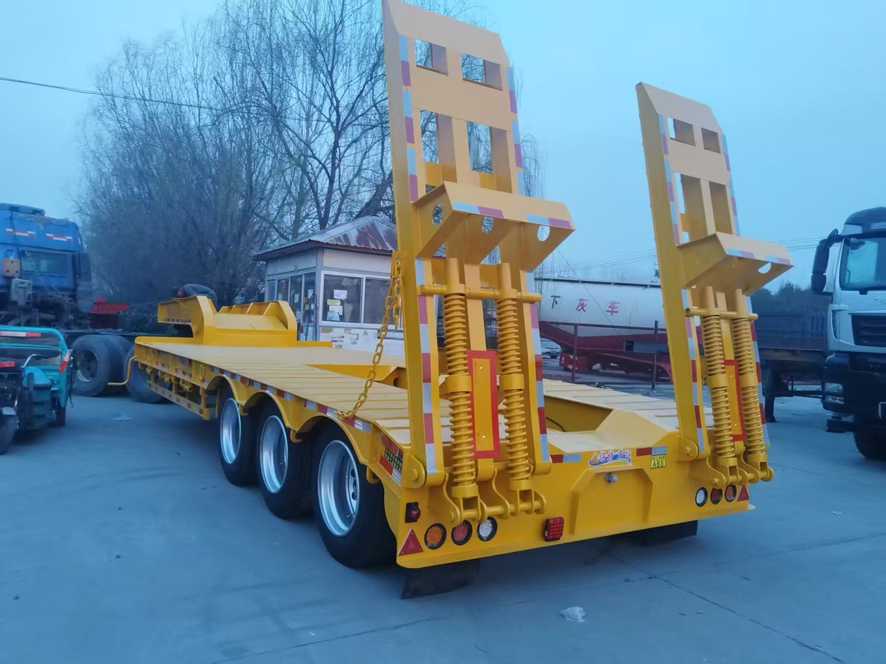 Semirremolque góndola rebajadas nuevo ZHICHENG Semni Flat Bed Low Bed Floater with 3 Axles 4 Axles New or Used 12M 13.75M In High Quality: foto 16 Semirremolque góndola rebajadas nuevo ZHICHENG Semni Flat Bed Low Bed Floater with 3 Axles 4 Axles New or Used 12M 13.75M In High Quality: foto 16