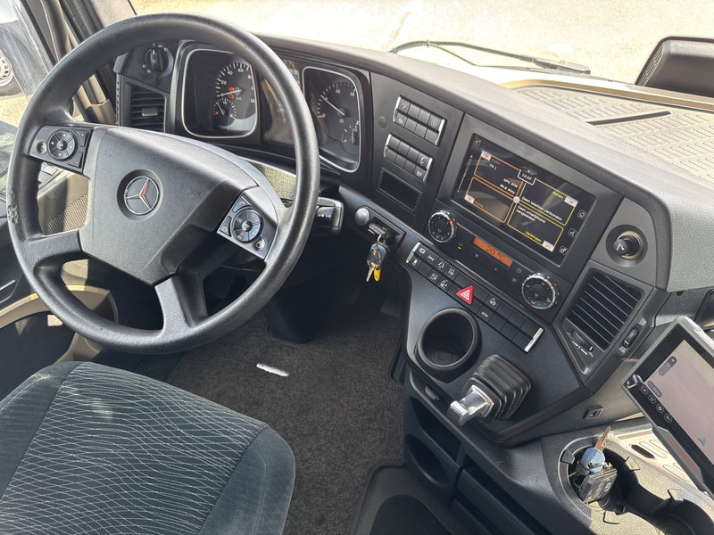 Mercedes-Benz ACTROS 1848 LS GIGASPACE Lowliner - Cabeza tractora: foto 4 Mercedes-Benz ACTROS 1848 LS GIGASPACE Lowliner - Cabeza tractora: foto 4