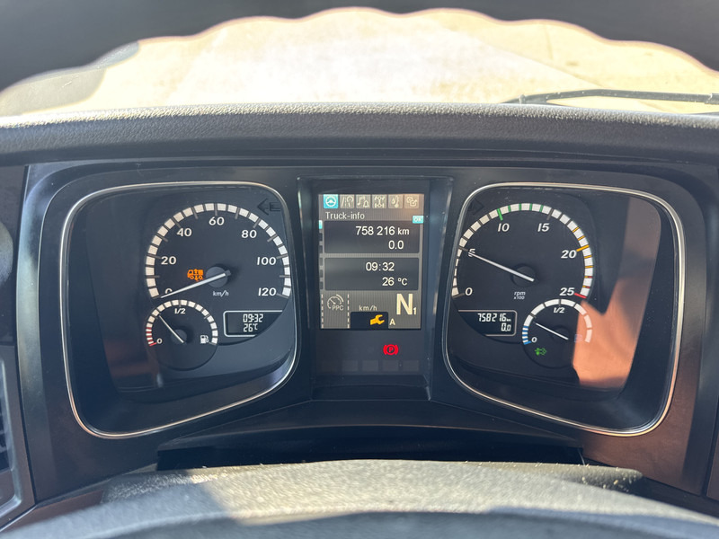 Mercedes-Benz Actros 1848 LS GIGA SPACE Lowliner - Cabeza tractora: foto 5 Mercedes-Benz Actros 1848 LS GIGA SPACE Lowliner - Cabeza tractora: foto 5