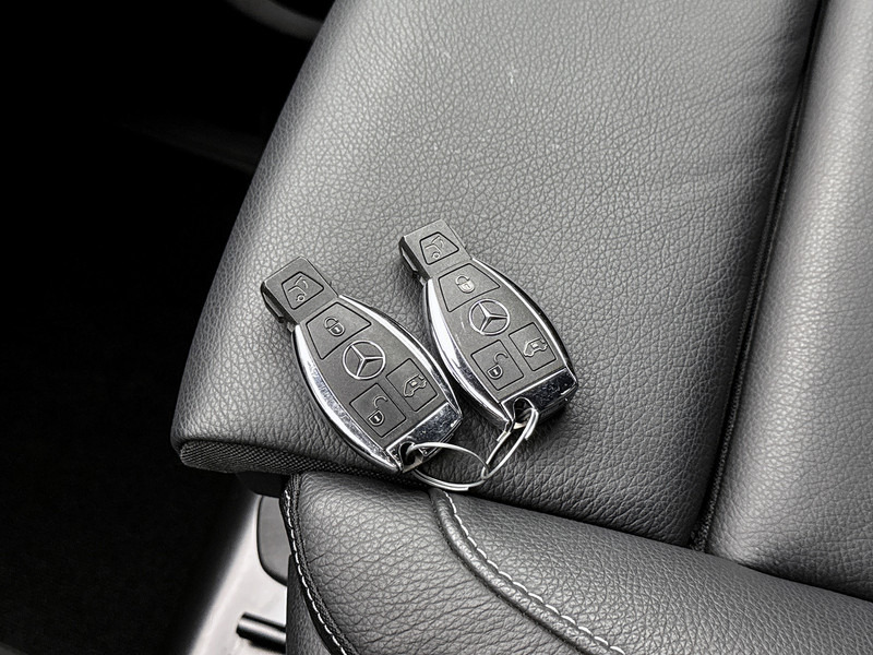 Arrendamiento de Mercedes-Benz V-Klasse 250d 4-MATIC Extra-Lang AMG Dubbele Cabine Elektrische schuifdeuren Distronic Burmester Trekhaak afneembaar 2500kg Mercedes-Benz V-Klasse 250d 4-MATIC Extra-Lang AMG Dubbele Cabine Elektrische schuifdeuren Distronic Burmester Trekhaak afneembaar 2500kg: foto 18