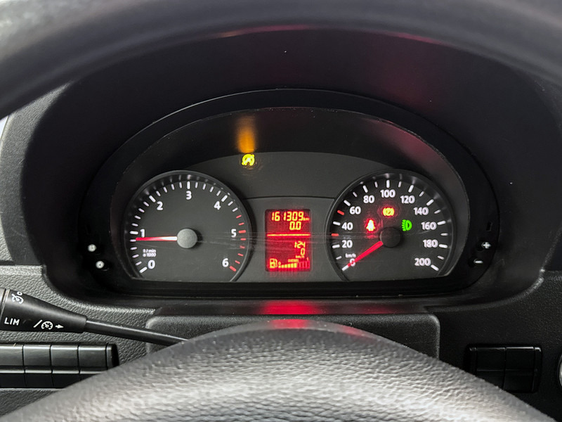 Volkswagen Crafter 35 2.0 TDI L1H1 2x schuifdeur Inrichting Lucht geveerde stoel Cruise control Airco - Furgón: foto 5 Volkswagen Crafter 35 2.0 TDI L1H1 2x schuifdeur Inrichting Lucht geveerde stoel Cruise control Airco - Furgón: foto 5