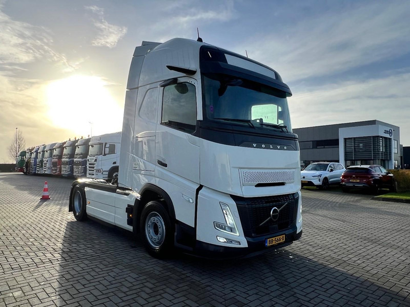 Volvo FH 460 4x2 trekker Aero / Globetrotter XL / Standclima - Cabeza tractora: foto 3 Volvo FH 460 4x2 trekker Aero / Globetrotter XL / Standclima - Cabeza tractora: foto 3