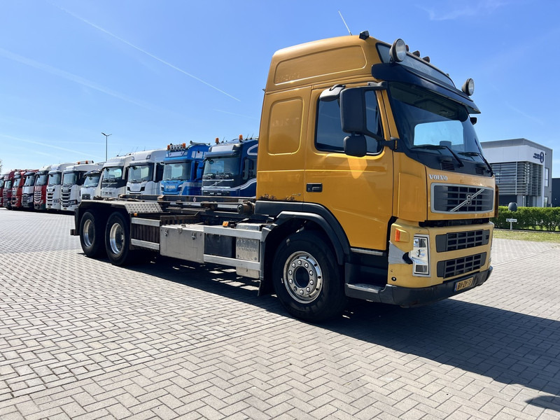 Volvo FM480 6X2 containersysteem Globetrotter / NCH systeem / 10 Tyres - Camión con equipo de cable: foto 3 Volvo FM480 6X2 containersysteem Globetrotter / NCH systeem / 10 Tyres - Camión con equipo de cable: foto 3