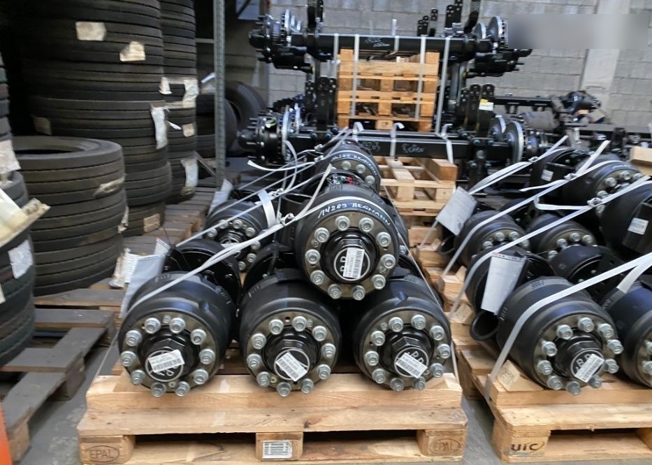 AXA bena cereale / bena fier / bascula SAF, SMB, BPW, ROR - Eje y piezas para Camión: foto 1 AXA bena cereale / bena fier / bascula SAF, SMB, BPW, ROR - Eje y piezas para Camión: foto 1