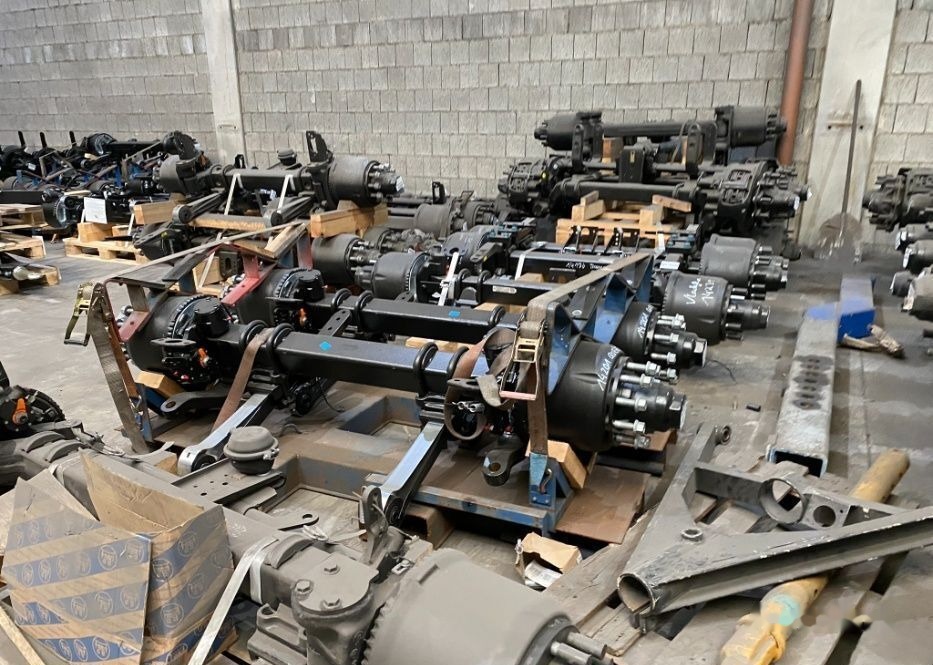 AXA bena cereale / bena fier / bascula SAF, SMB, BPW, ROR - Eje y piezas para Camión: foto 2 AXA bena cereale / bena fier / bascula SAF, SMB, BPW, ROR - Eje y piezas para Camión: foto 2