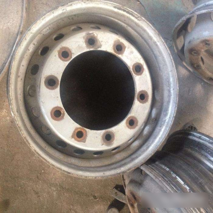 Alcoa Jante fier / aluminiu pentru autotractoare sau semiremorci 22,5 - Llanta para Camión: foto 3 Alcoa Jante fier / aluminiu pentru autotractoare sau semiremorci 22,5 - Llanta para Camión: foto 3