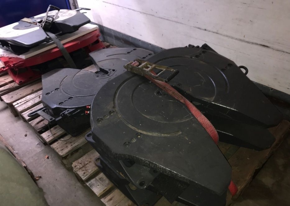 DAF XF truck - Quinta rueda para Camión: foto 3 DAF XF truck - Quinta rueda para Camión: foto 3