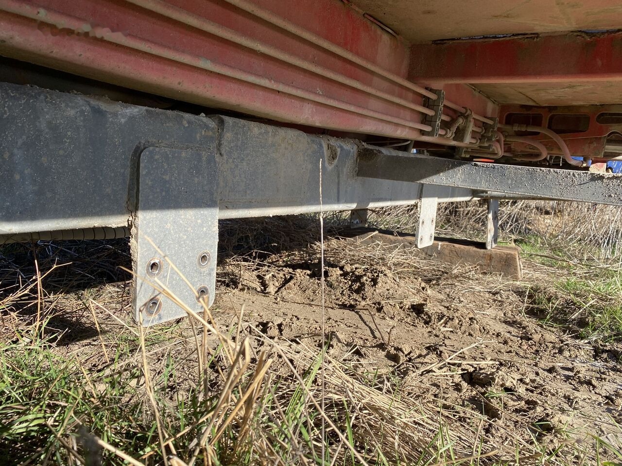 Hyva Bena 6x4 cu semissiu si cilindru : 4,9 m lungime semisasiu pentr - Bastidor/ Chasis para Camión: foto 5 Hyva Bena 6x4 cu semissiu si cilindru : 4,9 m lungime semisasiu pentr - Bastidor/ Chasis para Camión: foto 5