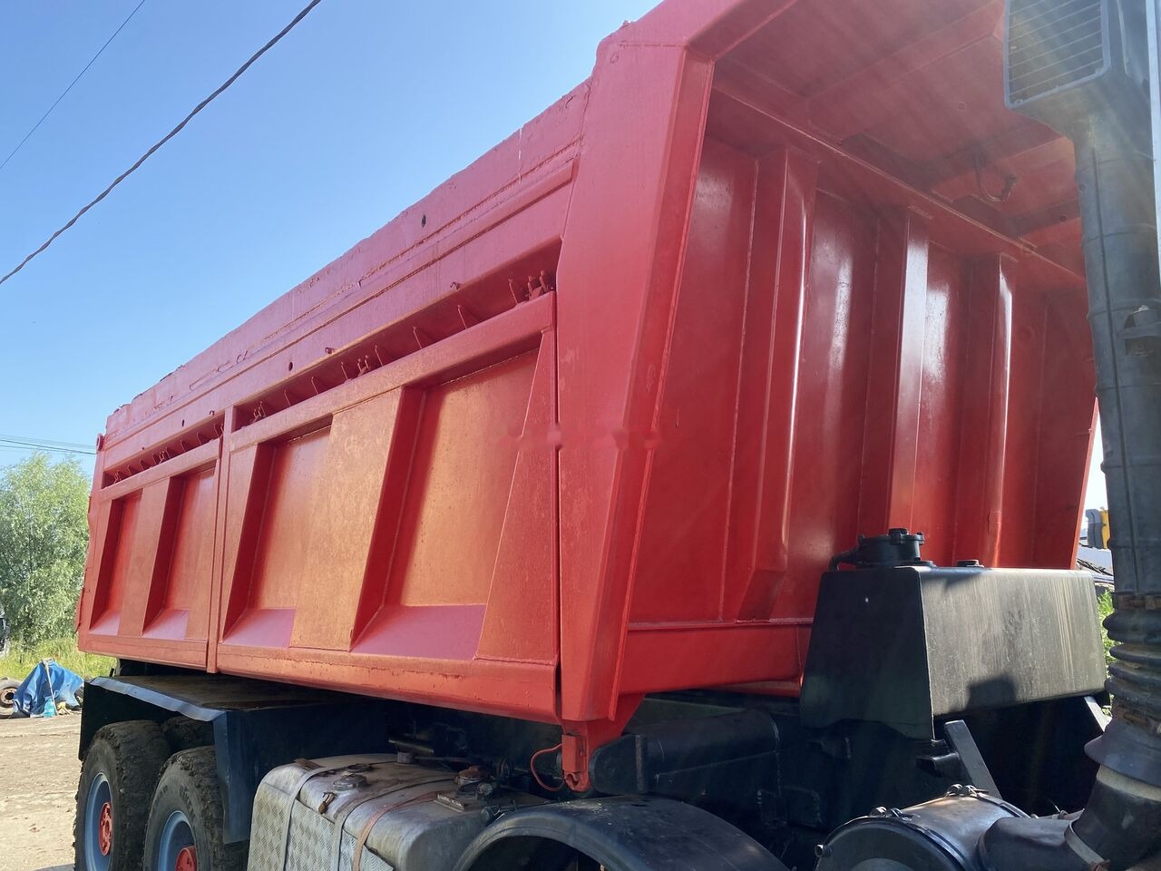 Hyva Bena 8x4 cu semisasiu , cilindru basculare si rezervor ulei hidr - Carrocería basculante: foto 2 Hyva Bena 8x4 cu semisasiu , cilindru basculare si rezervor ulei hidr - Carrocería basculante: foto 2