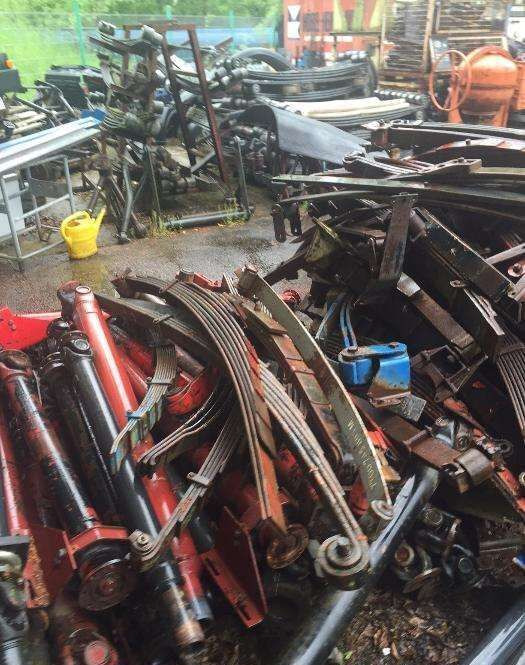 - Suspensión de ballestas para Tractor: foto 1 - Suspensión de ballestas para Tractor: foto 1