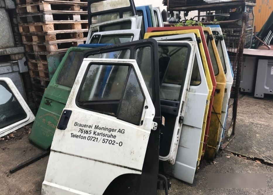 - Puerta y piezas para Camión: foto 1 - Puerta y piezas para Camión: foto 1