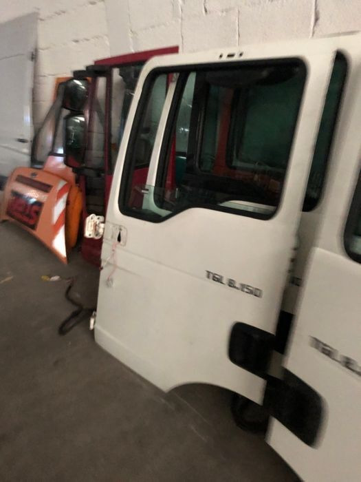 Scania - Puerta y piezas para Camión: foto 4 Scania - Puerta y piezas para Camión: foto 4