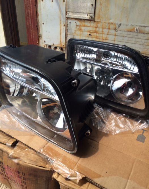 Vand far stanga/dreapta NOU - Faro antiniebla para Camión: foto 2 Vand far stanga/dreapta NOU - Faro antiniebla para Camión: foto 2