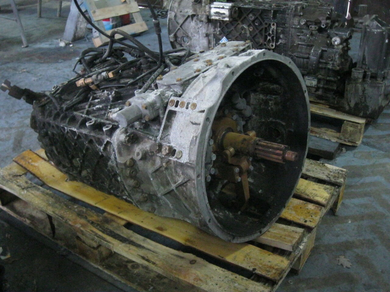 ZF 16S221 DAF XF 95 - Caja de cambios para Camión: foto 1 ZF 16S221 DAF XF 95 - Caja de cambios para Camión: foto 1