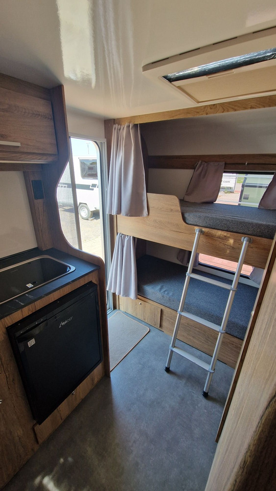 N-LAZUR Niewiadów Nowa Przyczepa Kempingowa dla 4 osób z Łazienką - Caravana: foto 3 N-LAZUR Niewiadów Nowa Przyczepa Kempingowa dla 4 osób z Łazienką - Caravana: foto 3