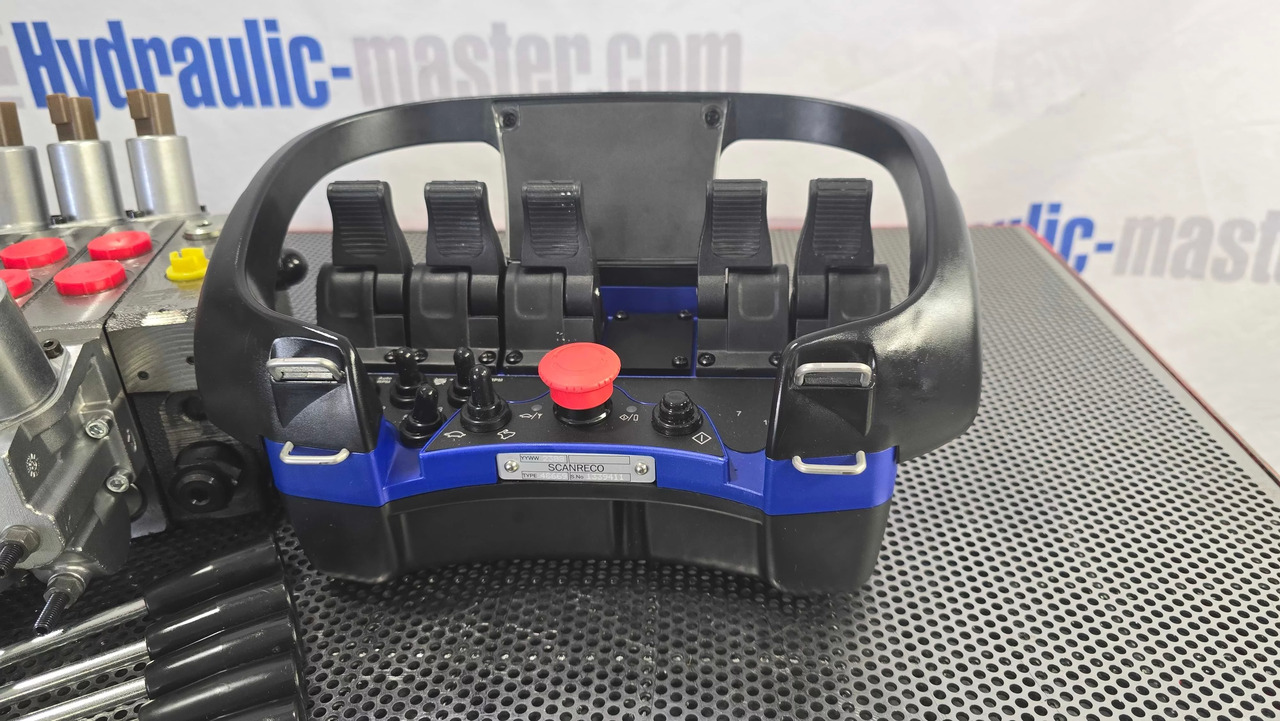 Container Side Lifter Sidelifter 5 sections valve with Radio Remote Scanreco  - Camión de basura: foto 2 Container Side Lifter Sidelifter 5 sections valve with Radio Remote Scanreco  - Camión de basura: foto 2