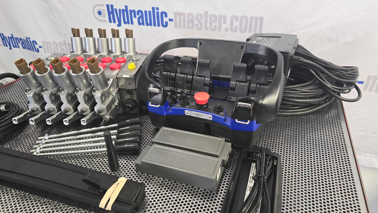 Container Side Lifter Sidelifter 5 sections valve with Radio Remote Scanreco  - Camión de basura: foto 3 Container Side Lifter Sidelifter 5 sections valve with Radio Remote Scanreco  - Camión de basura: foto 3