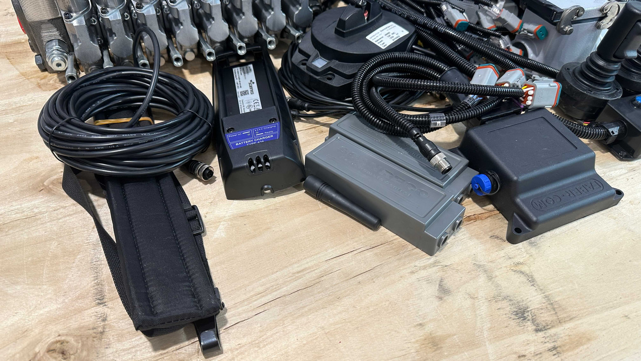 Set Scanreco RC400 with  Walvoil DPX100 Fassi, Effer, Atlas, Manitou - Remolque forestal: foto 4 Set Scanreco RC400 with  Walvoil DPX100 Fassi, Effer, Atlas, Manitou - Remolque forestal: foto 4