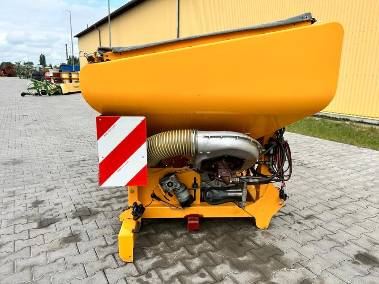 AGRISEM DSF 1600 FRONTTANK - Esparcidor de fertilizantes: foto 2 AGRISEM DSF 1600 FRONTTANK - Esparcidor de fertilizantes: foto 2