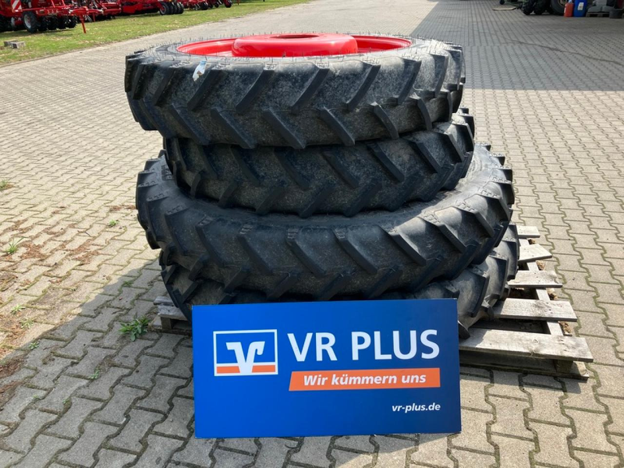 BKT 300/95R52 // 270/95R38 SPUR 1,50M - Neumático: foto 1 BKT 300/95R52 // 270/95R38 SPUR 1,50M - Neumático: foto 1