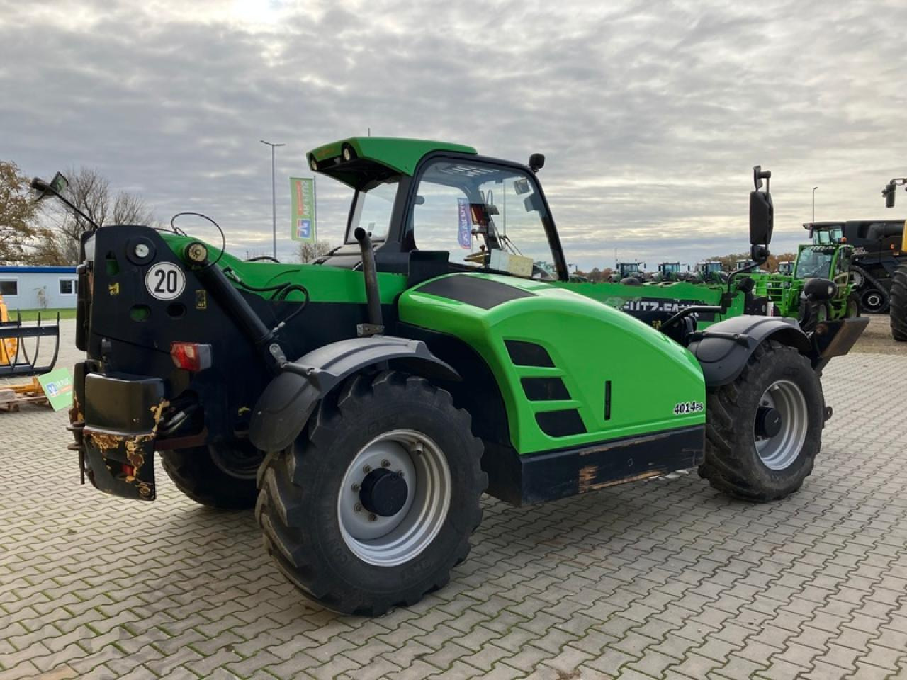 Deutz-Fahr JLG P40.14 - Manipulador telescópico: foto 3 Deutz-Fahr JLG P40.14 - Manipulador telescópico: foto 3