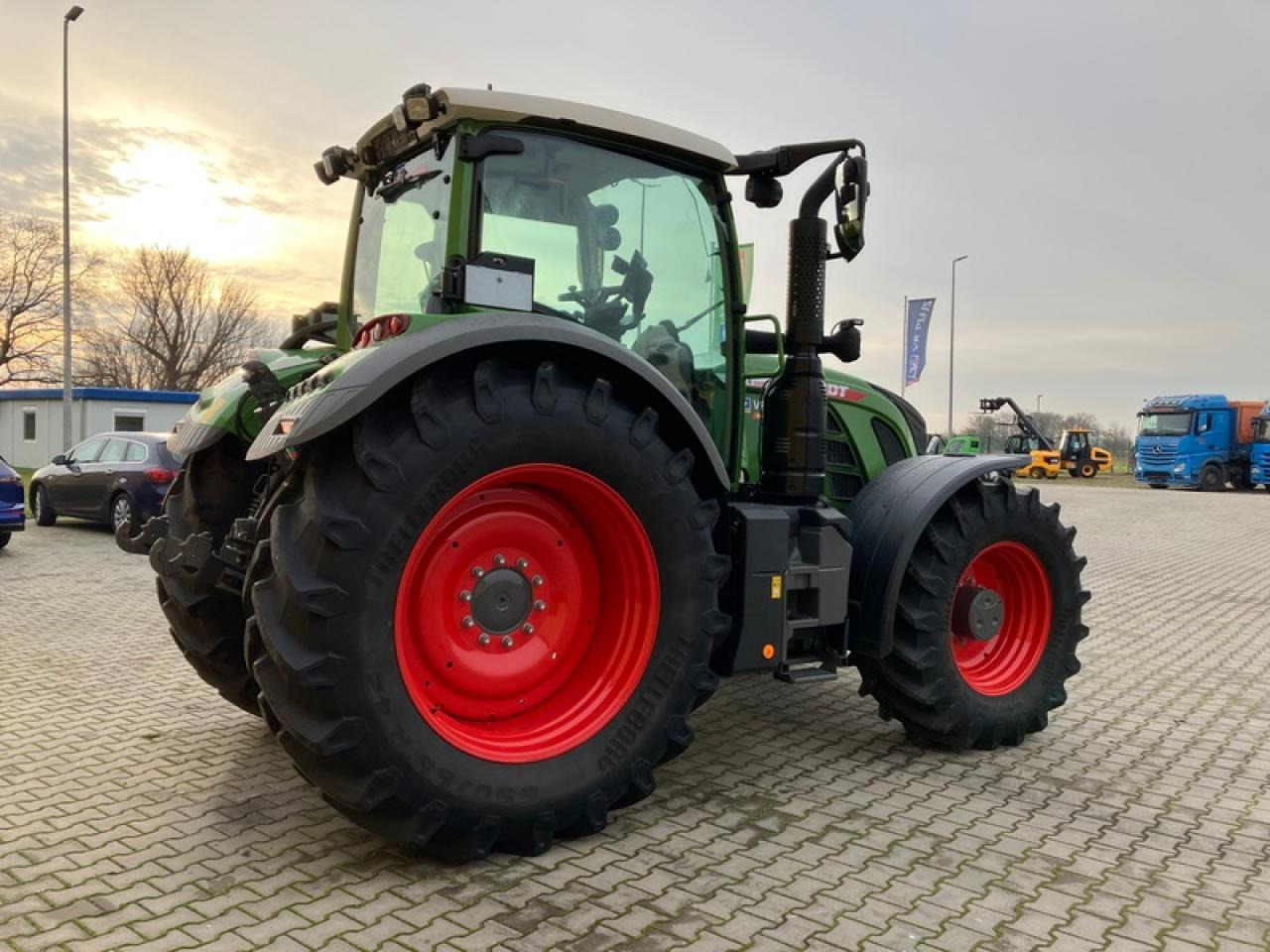 Fendt VARIO 724 GEN6 // RTK - Tractor: foto 4 Fendt VARIO 724 GEN6 // RTK - Tractor: foto 4