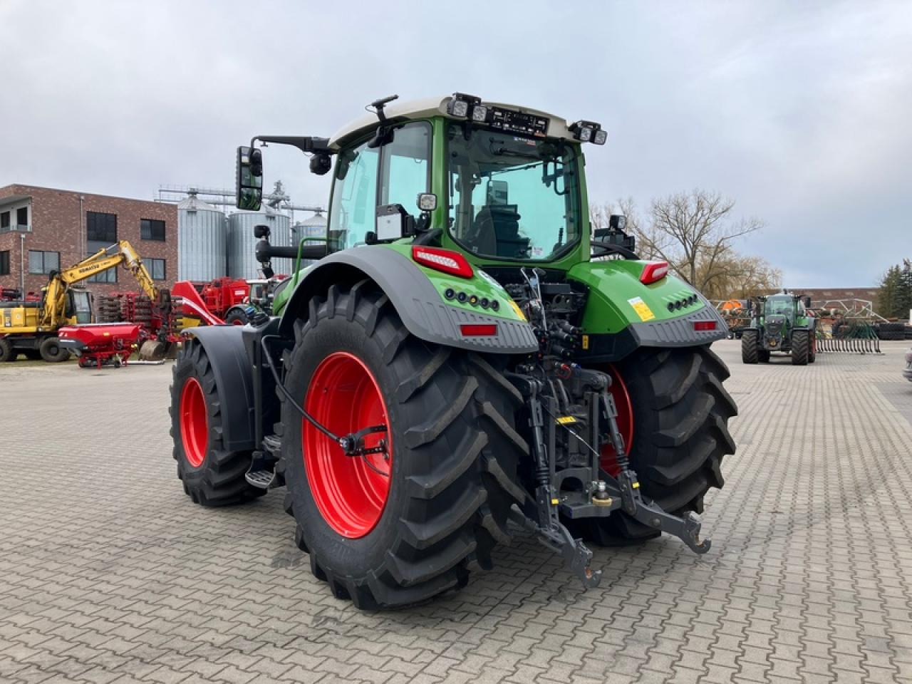 Fendt VARIO 724 GEN7 // RTK // RDA - Tractor: foto 3 Fendt VARIO 724 GEN7 // RTK // RDA - Tractor: foto 3