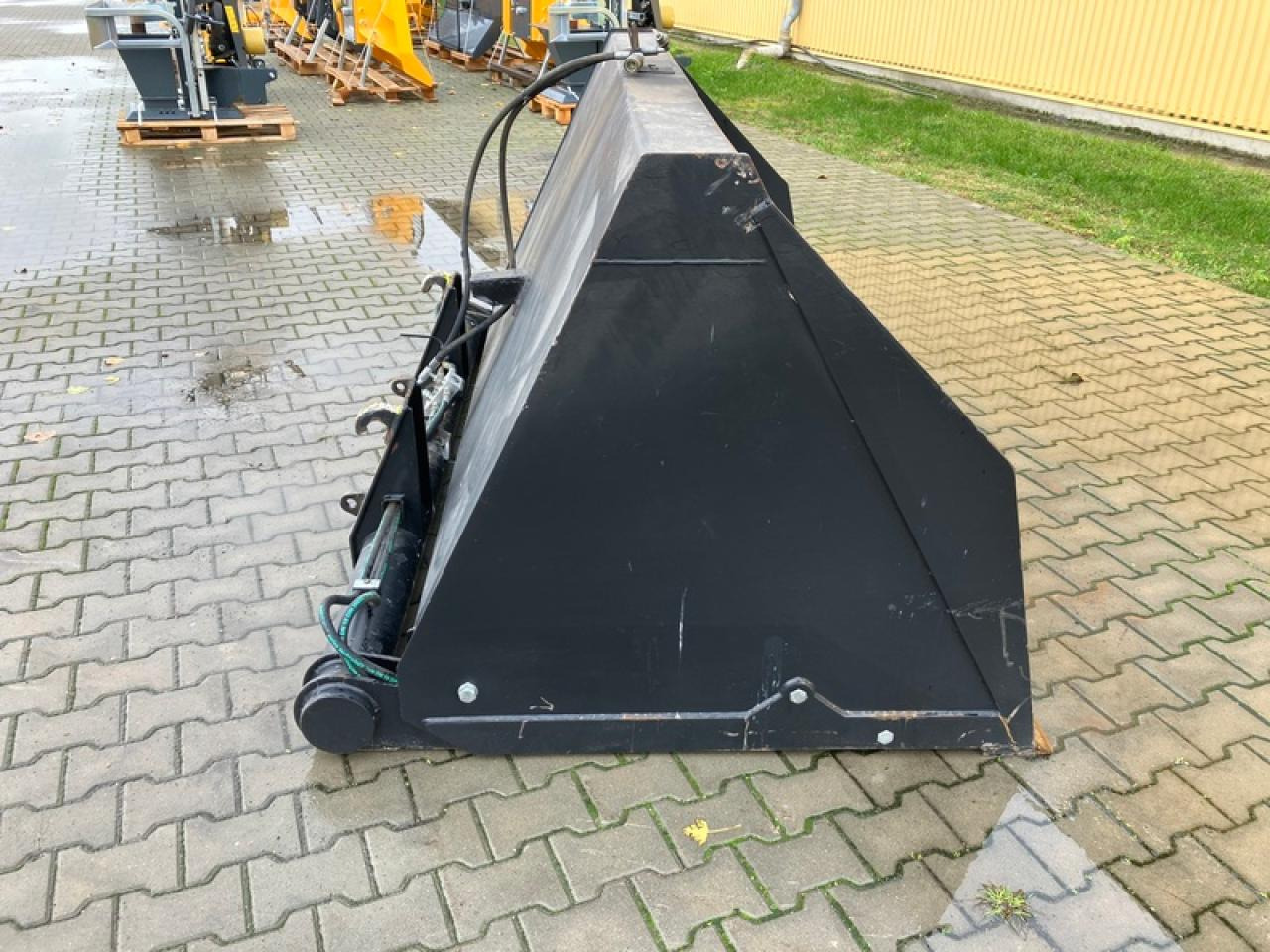 HOCHKIPPSCHAUFEL FRICKE EUROAUFNAH - Cazo: foto 2 HOCHKIPPSCHAUFEL FRICKE EUROAUFNAH - Cazo: foto 2