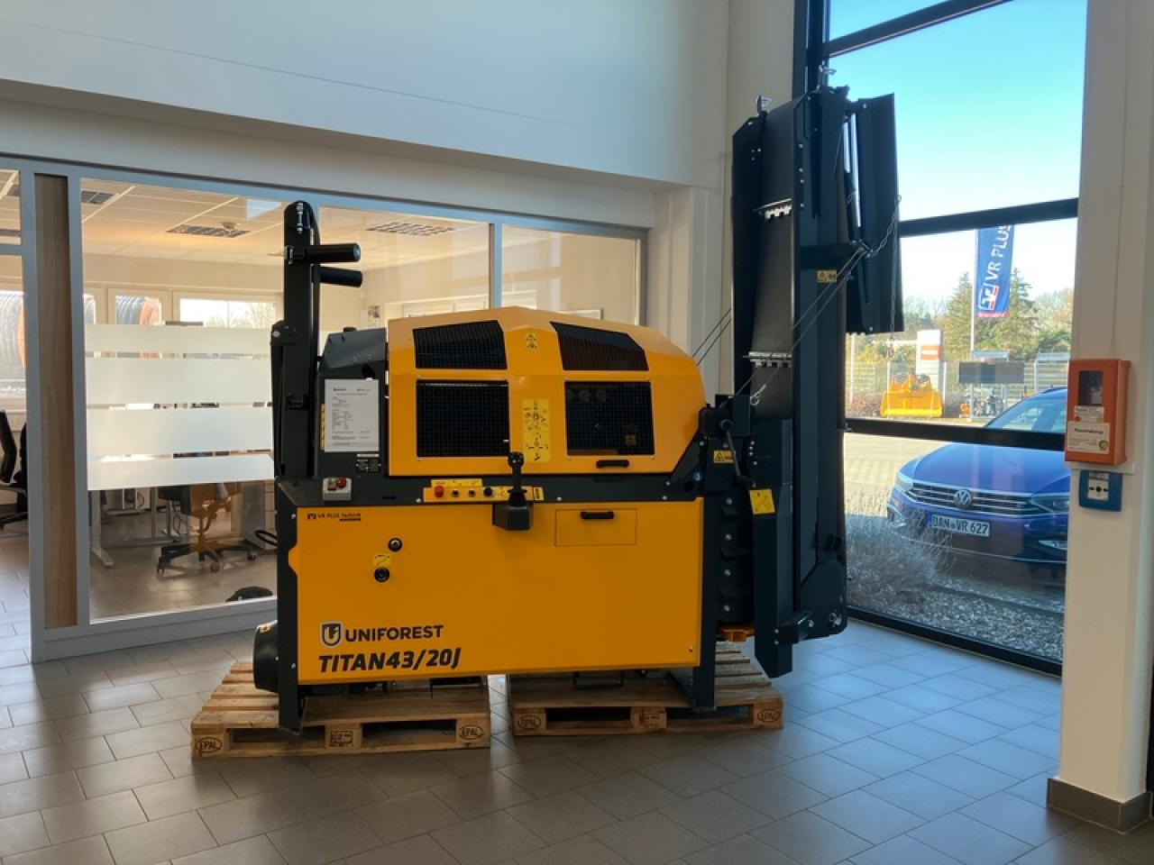 TITAN 43/20CE UNIFOREST - Maquinaria forestal: foto 2 TITAN 43/20CE UNIFOREST - Maquinaria forestal: foto 2