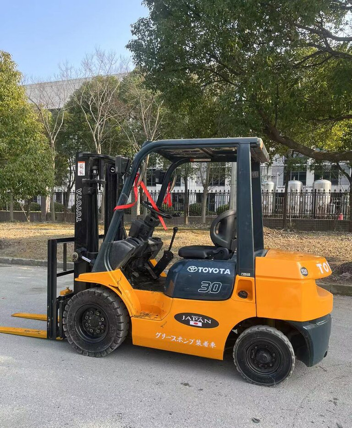 Toyota 7FD30 - Carretilla elevadora diésel: foto 2 Toyota 7FD30 - Carretilla elevadora diésel: foto 2