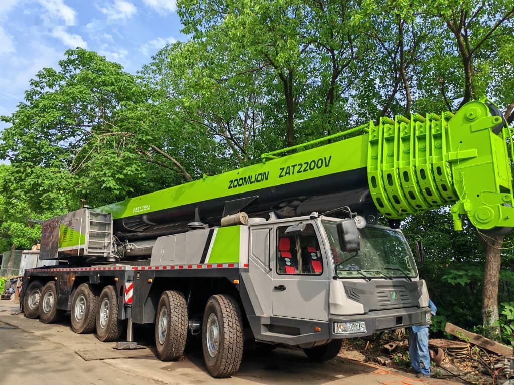 Zoomlion ZTC2200V 220T 220ton - Autogrúa: foto 4 Zoomlion ZTC2200V 220T 220ton - Autogrúa: foto 4