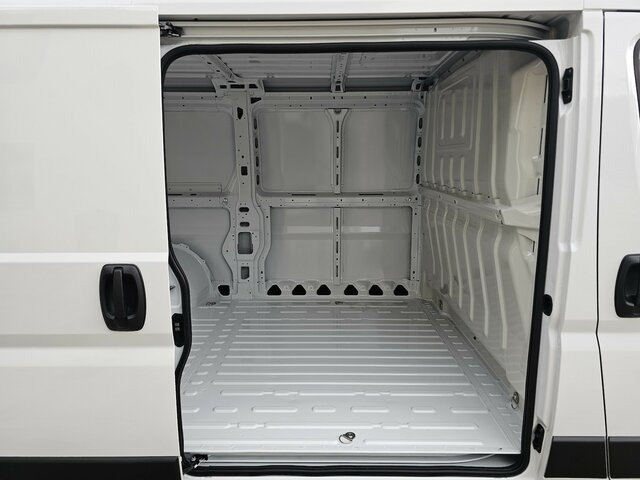 Arrendamiento de FIAT Ducato 120 L2H1 Premium Kabine + Visibility... FIAT Ducato 120 L2H1 Premium Kabine + Visibility...: foto 27