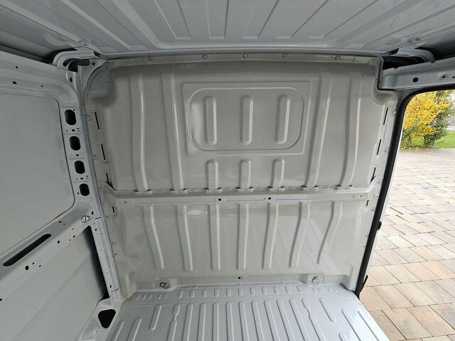 Arrendamiento de FIAT Ducato 120 L2H1 Premium Kabine + Visibility... FIAT Ducato 120 L2H1 Premium Kabine + Visibility...: foto 28