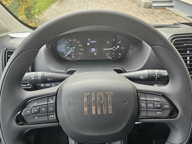 FIAT Ducato 140 DOKA Pritsche 2,9 Meter Klima DAB... - Furgoneta caja abierta, Furgoneta combi: foto 4 FIAT Ducato 140 DOKA Pritsche 2,9 Meter Klima DAB... - Furgoneta caja abierta, Furgoneta combi: foto 4