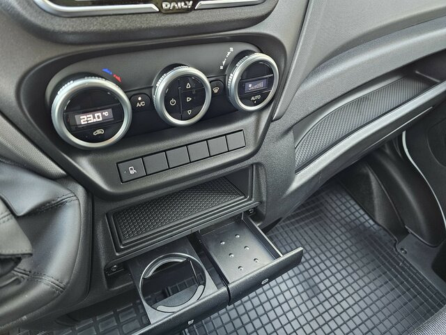 Arrendamiento de IVECO Daily 35S18 3.0 Koffer LBW Bär ACC LED sofort!... IVECO Daily 35S18 3.0 Koffer LBW Bär ACC LED sofort!...: foto 11