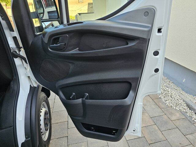 Arrendamiento de IVECO Daily 35S18 3.0 Koffer LBW Bär ACC LED sofort!... IVECO Daily 35S18 3.0 Koffer LBW Bär ACC LED sofort!...: foto 18