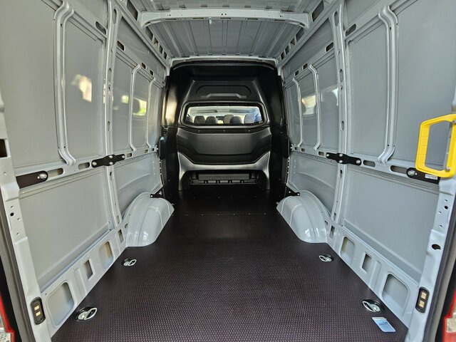 Furgón, Furgoneta combi nuevo IVECO Daily 35S18HA8V DOKA Hi-Matic 12m³ 2xSchiebetür: foto 29