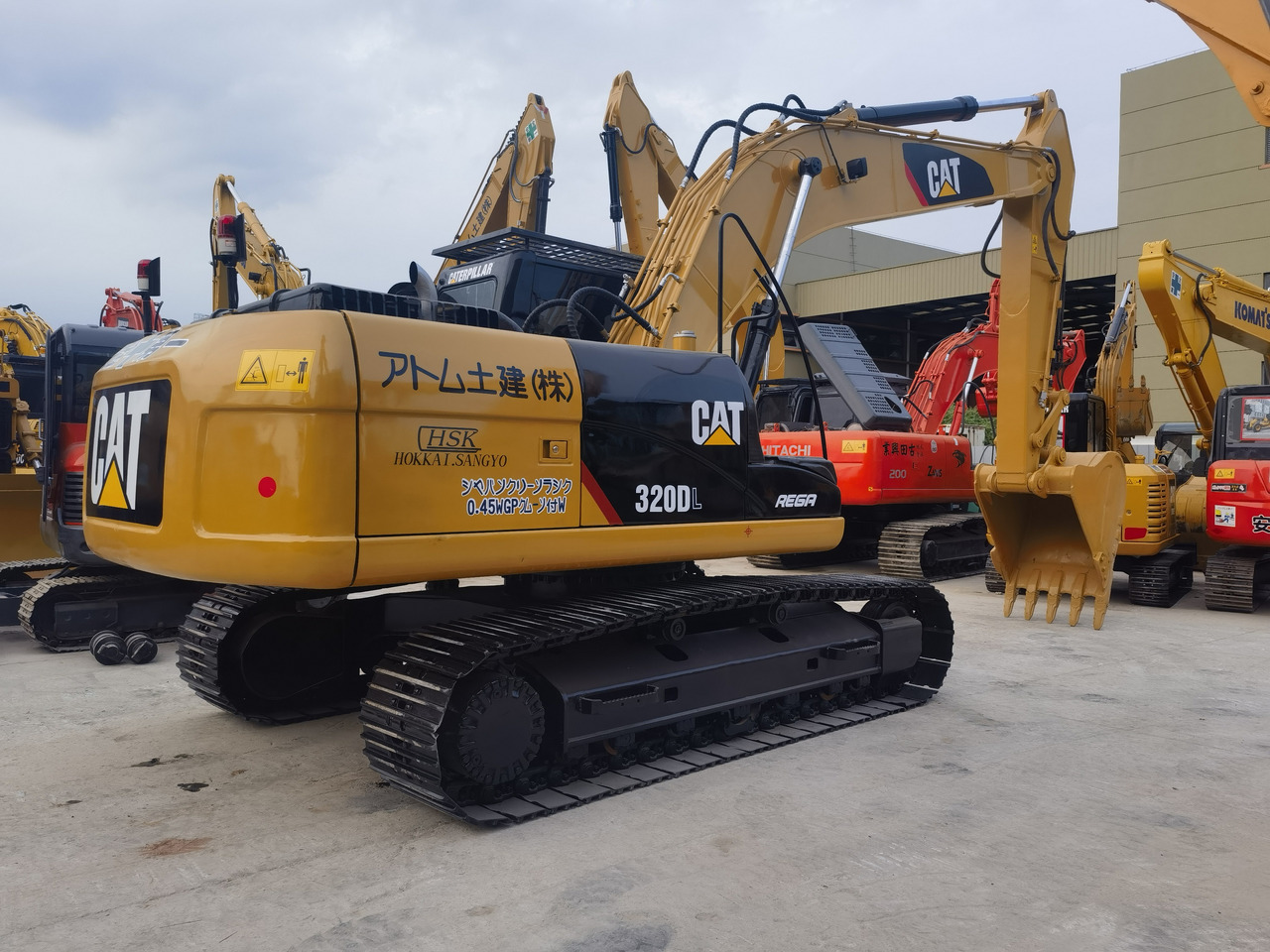 CAT 320DL Excavator - Excavadora de cadenas: foto 1 CAT 320DL Excavator - Excavadora de cadenas: foto 1