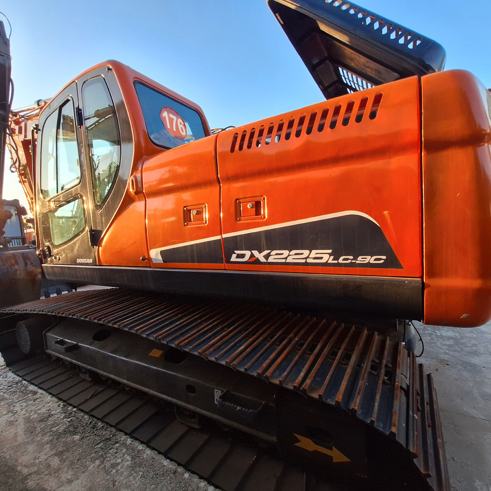 DOOSAN Doosan DX225LC-9C Crawler excavator - Excavadora de cadenas: foto 1 DOOSAN Doosan DX225LC-9C Crawler excavator - Excavadora de cadenas: foto 1