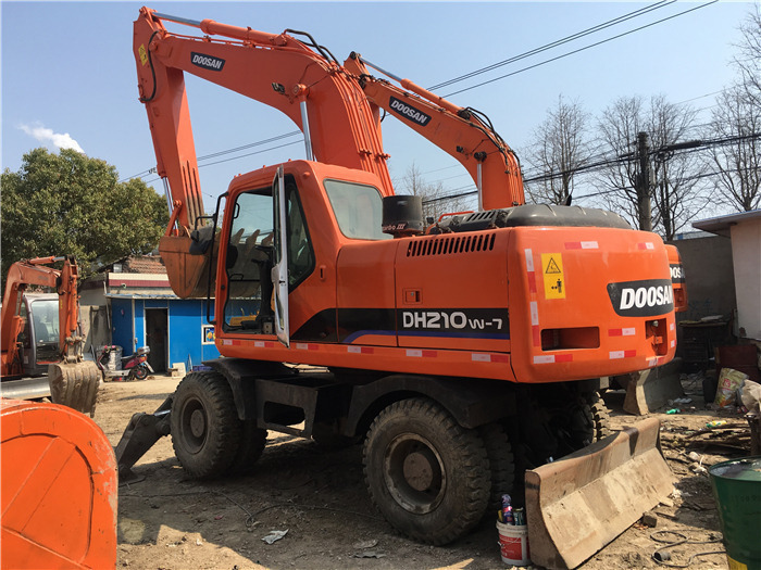 Doosan DH210w-7 wheel excavator - Excavadora de ruedas: foto 1 Doosan DH210w-7 wheel excavator - Excavadora de ruedas: foto 1