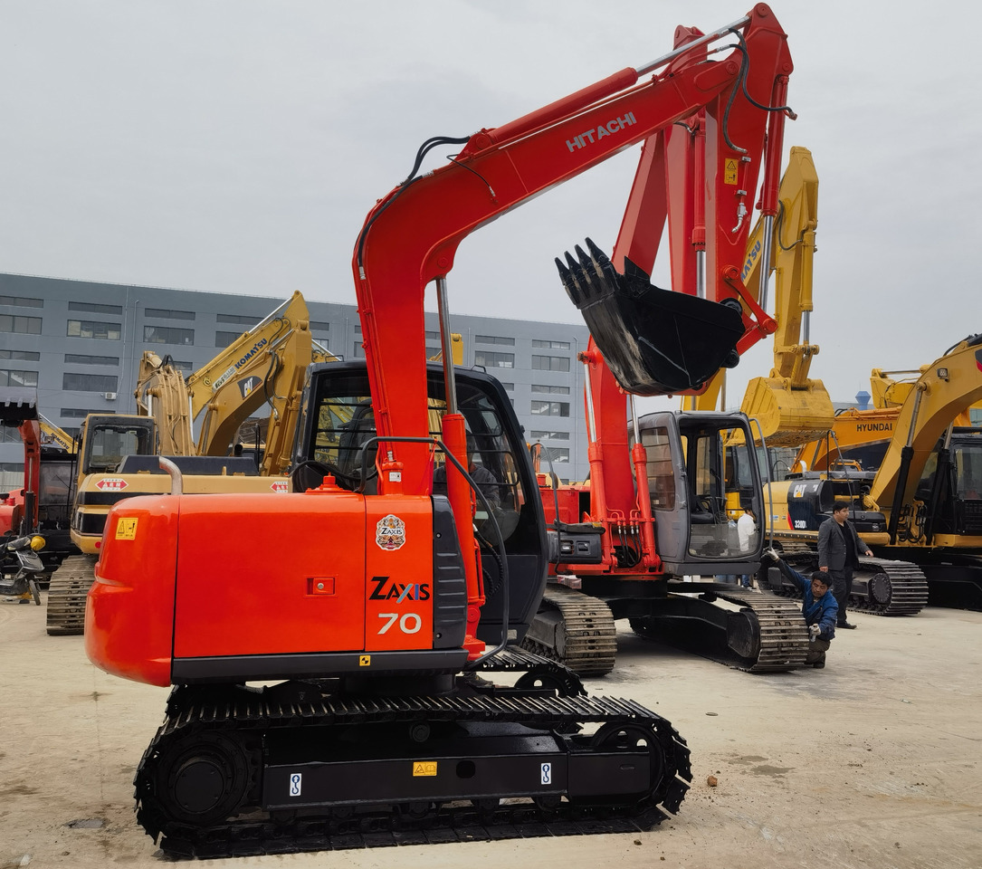 Hitachi ZX70 Excavator - Miniexcavadora: foto 1 Hitachi ZX70 Excavator - Miniexcavadora: foto 1