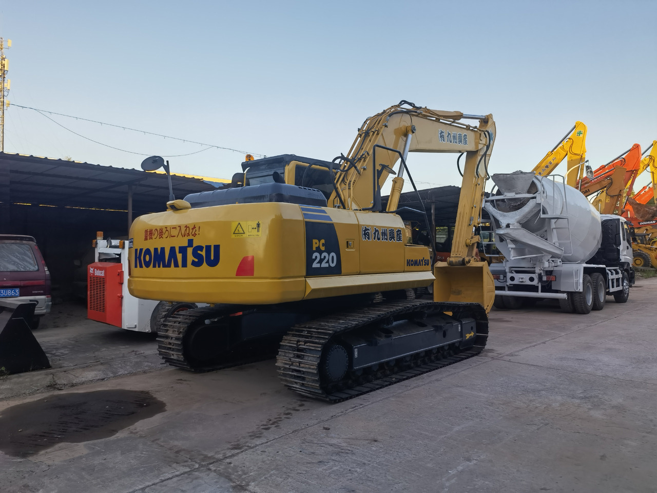 Komatsu PC 220-8 Excavator - Excavadora de cadenas: foto 2 Komatsu PC 220-8 Excavator - Excavadora de cadenas: foto 2