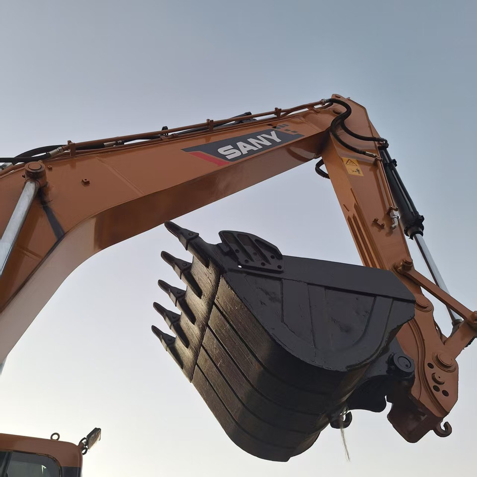 Used SANY 215c Excavator - Excavadora de cadenas: foto 2 Used SANY 215c Excavator - Excavadora de cadenas: foto 2
