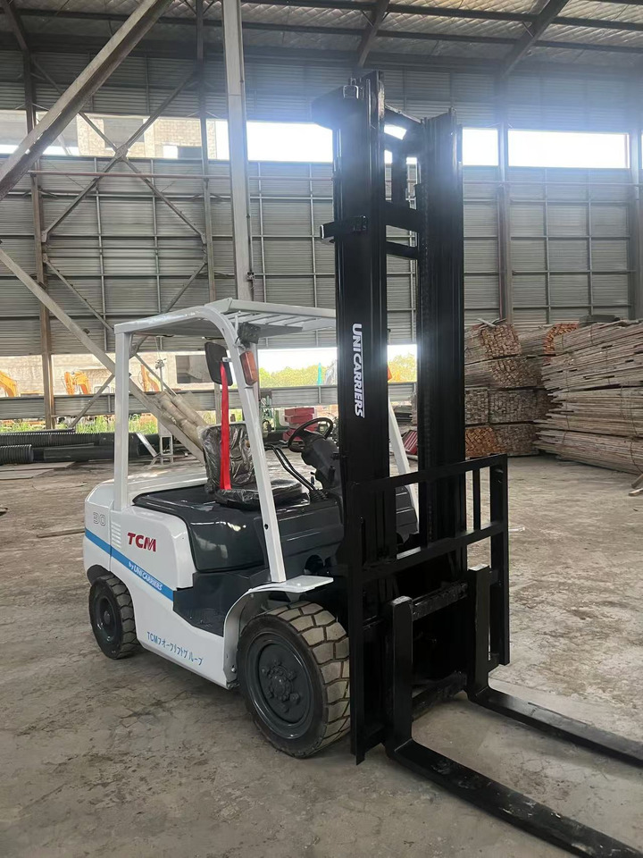 Used TCM FD30 forklift - Carretilla elevadora diésel: foto 4 Used TCM FD30 forklift - Carretilla elevadora diésel: foto 4