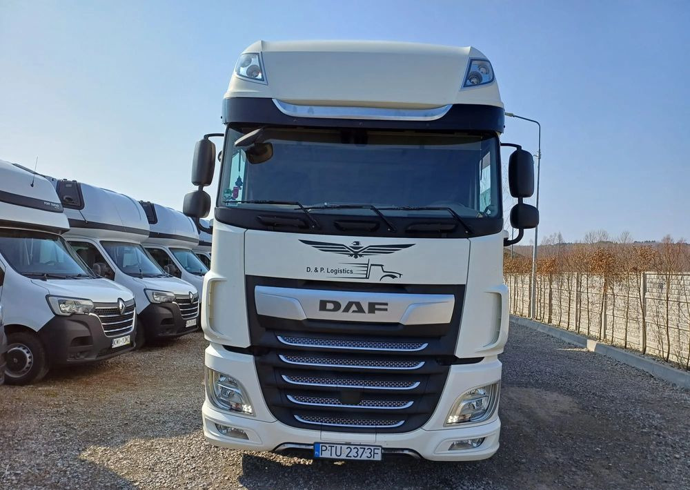 DAF XF 480 SUPER SPACE CAB / ZESTAW TANDEM PRZEJAZDOWY 120m3 - Camión lona: foto 5 DAF XF 480 SUPER SPACE CAB / ZESTAW TANDEM PRZEJAZDOWY 120m3 - Camión lona: foto 5