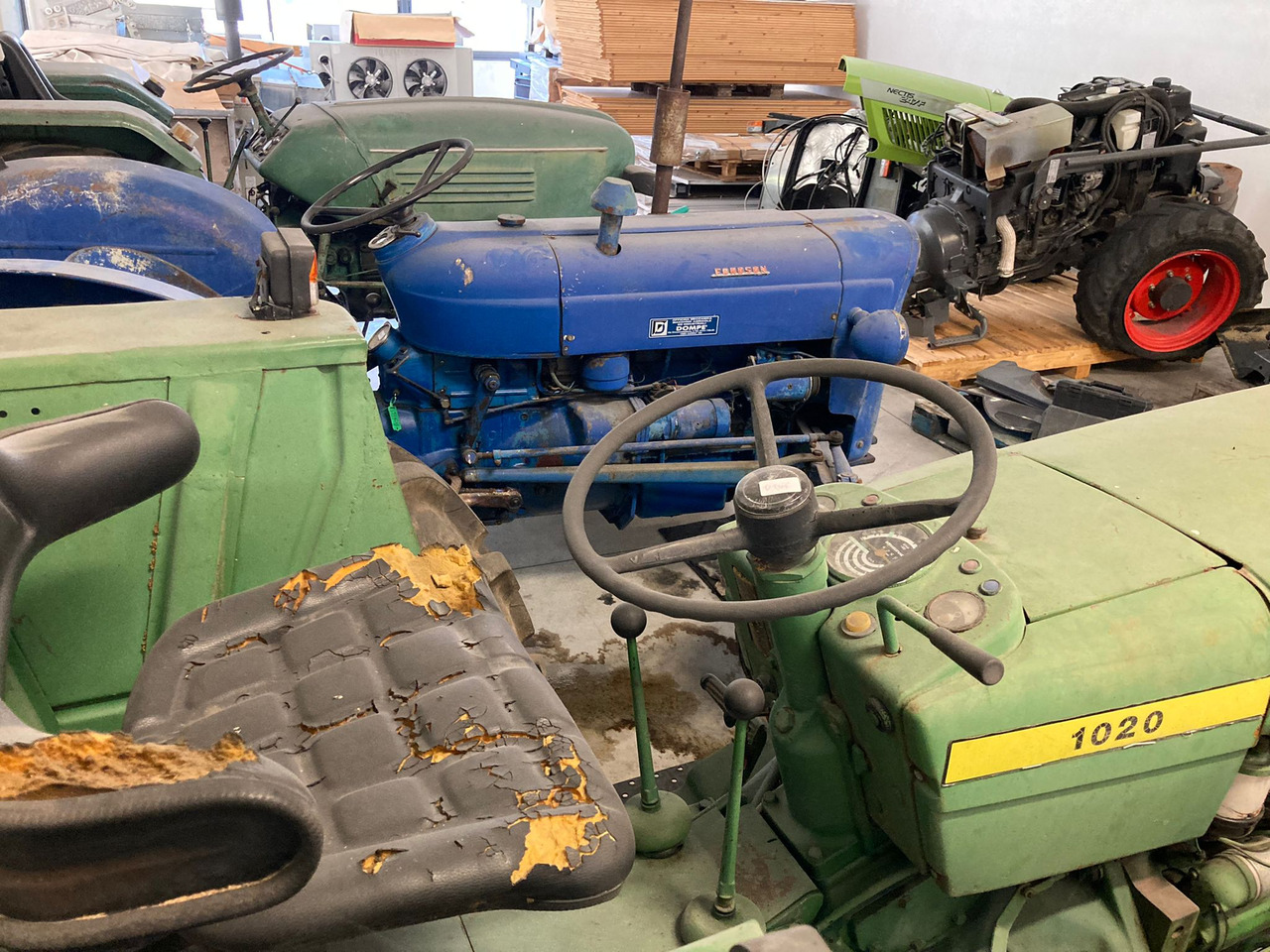 JOHN DEERE 1020 - Tractor: foto 2 JOHN DEERE 1020 - Tractor: foto 2